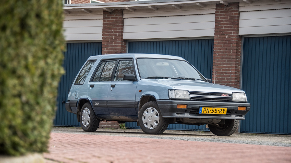 Toyota-Tercel-exterieur-driekwart-linksvoor-stilstaand